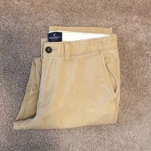 American Eagle Relaxed Straight Khaki’s